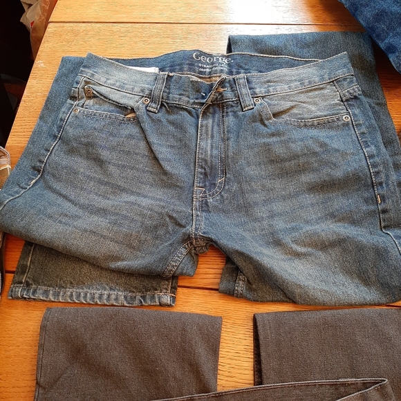 Ladies Jean's - Picture 3 of 5